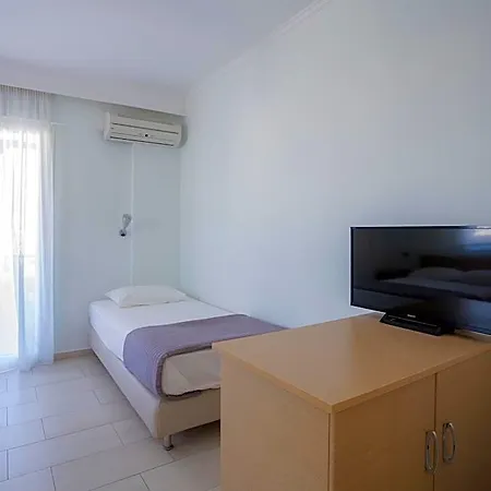 Hotel Lefkothea 3*