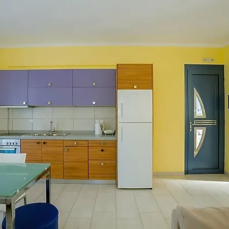 Hotel Lefkothea 3*