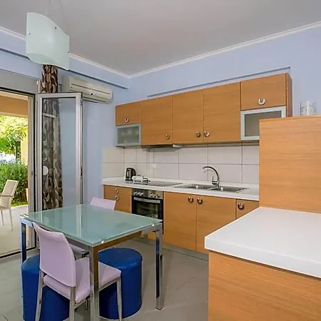 Hotel Lefkothea 3*
