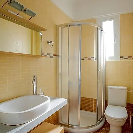 Lefkothea Hotel 3*